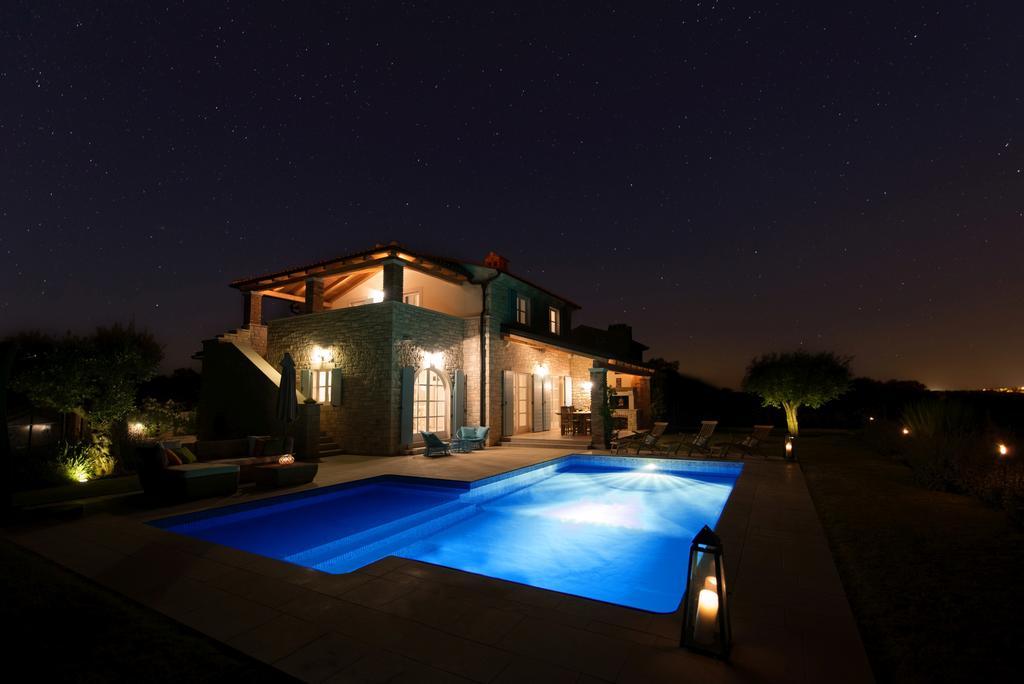 Villa Rajski Dvori Sveti Lovreč Pazenatički エクステリア 写真