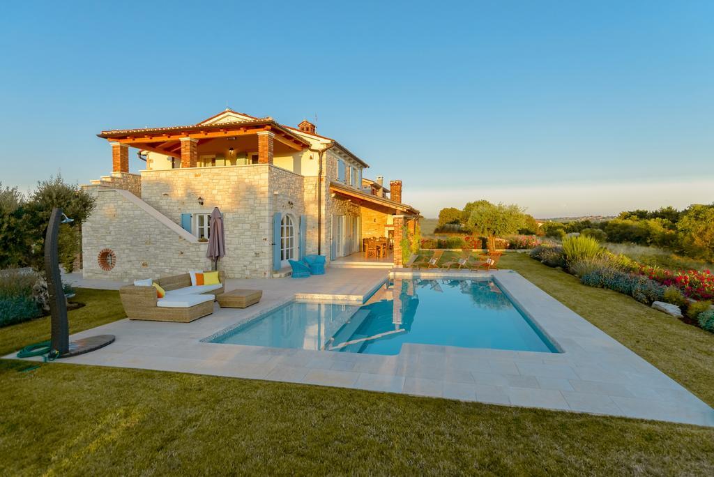 Villa Rajski Dvori Sveti Lovreč Pazenatički エクステリア 写真